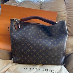 DISCONTINUED 100% authentic Louis Vuitton Sully MM